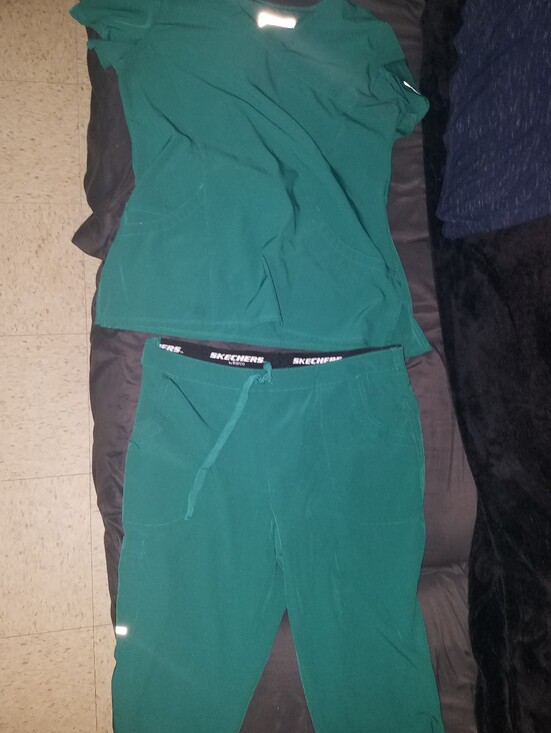 Meet the Posher Other - Hunter Green Sketcher Scrub Set Size Large
